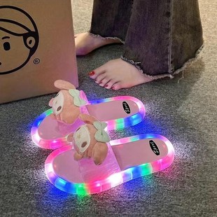 库洛米发光拖鞋女夏可外穿2024新款亲子闪光水晶凉拖鞋防滑一字拖