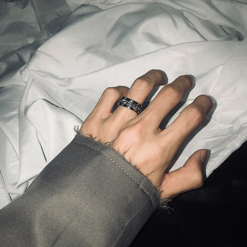现货链条旋转戒指男女时尚个性ins潮食指嘻哈P单身戒钛钢不掉色开