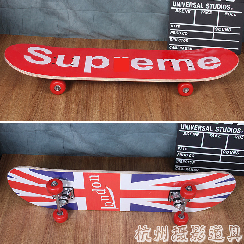 旅拍摄影红色英文字母双面滑板车创意婚纱照外景儿童写真拍照道具