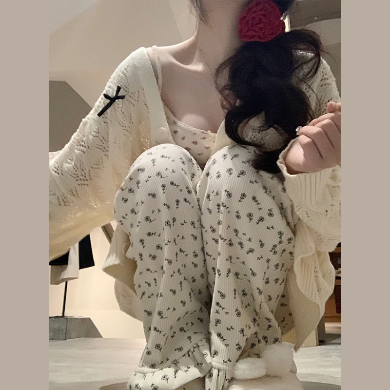 热销学院风镂空薄款防晒罩衫女早秋2024新款春秋季蝴蝶结针织开衫