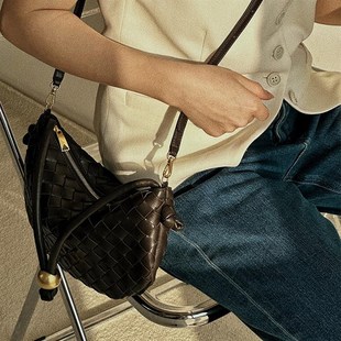 斜跨时髦经典 单肩 贵气手拿包手提 透染羊皮编织包可手拎 春夏新款