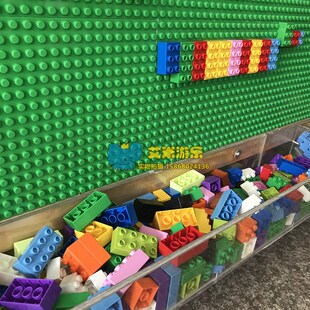 新款可移动带刹车轮子墙壁积木方块方块颗粒积木墙儿童积木可定制