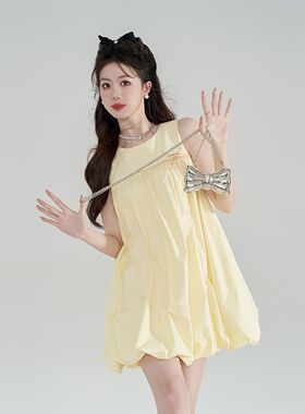 黄色减龄蓬蓬a字无袖连衣裙女夏季设计感小众宽松V花苞公主裙短裙