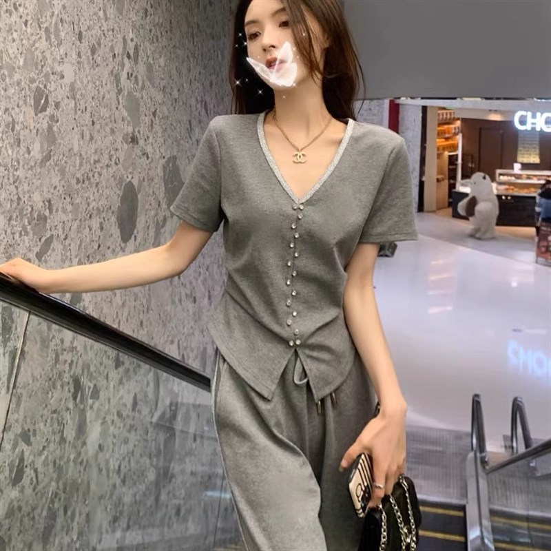 灰色休闲运动套装女2025新款夏季高级感时N尚洋气V宽松阔腿裤两件