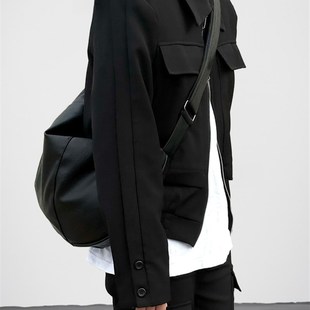 男生通勤包斜挎包2024新款时尚男款大容量上班上课轻便高级感包包