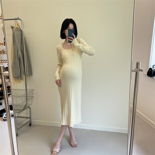 孕妇装秋装温柔风白色方领长袖针织连衣裙女中长款软糯打底毛衣裙