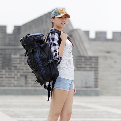 大容量双肩包户外登山包休闲背包情侣男士旅游旅行包行李女野外潮