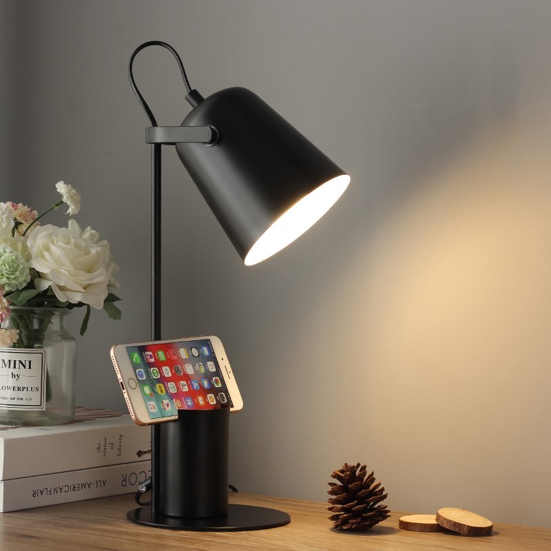 CreatLvee Nordic Iron Art Table Lamp iED Fashion Reading 包装 纸自封袋 原图主图