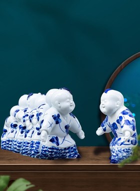 景德镇老鹰捉小鸡雕塑艺术品手绘青花陶瓷客厅家居酒店会所摆件
