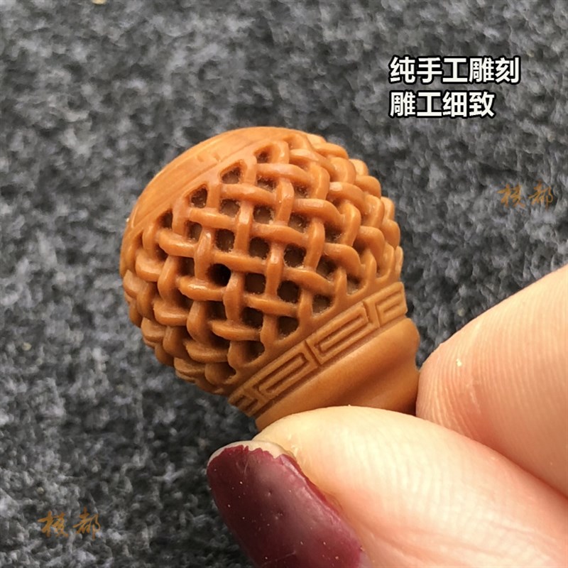 工厂销纯手工橄榄核三通佛头路路通一体圆珠镂空雕文玩.回纹金刚