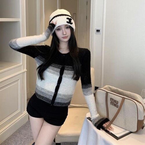 圆领渐变气质高级马海毛衣女早春复古长袖针织开衫设计感短款上衣