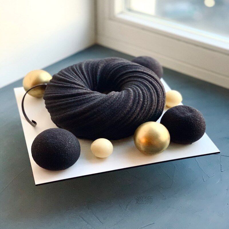 Wool Ball Shaped Mousse Mold Silicone Cake Mold Round Swirl