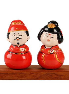 结婚礼品送闺蜜朋友一对陶瓷新婚房装饰高档实用摆件公仔情侣婚庆