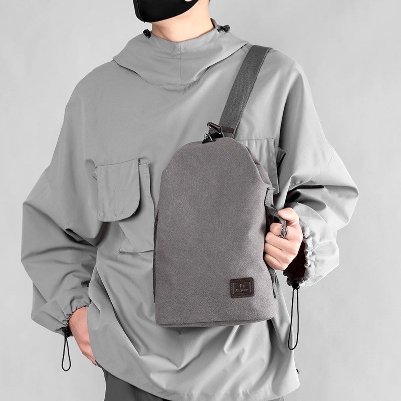 帆布斜挎包男款学生邮差斜背单肩包男士胸包旅行小背包10寸平板包