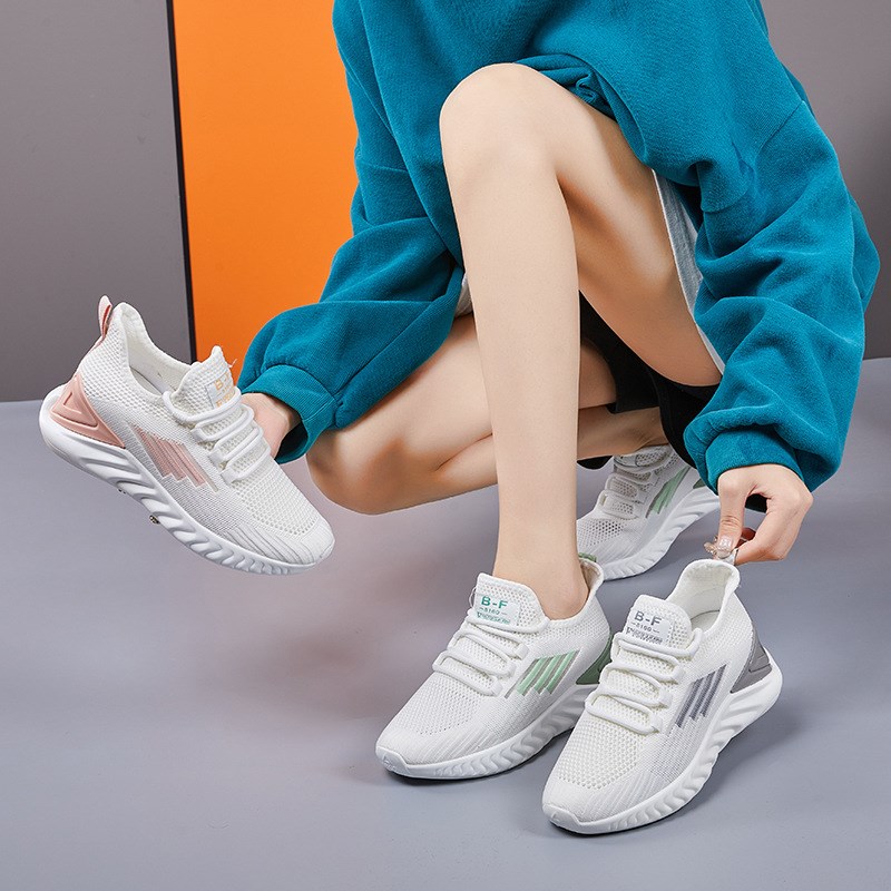 网面小白鞋女2025春夏季新款女士透气网面网鞋软底.飞织运动鞋