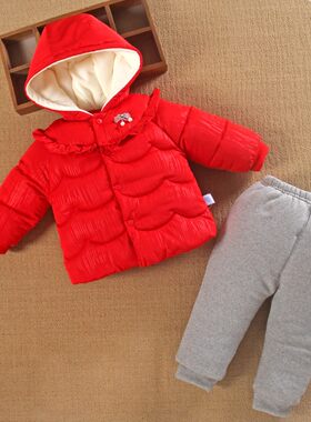 0一1岁半女宝宝秋冬装周童幼婴婴儿衣服外套装加厚棉服袄外出冬季