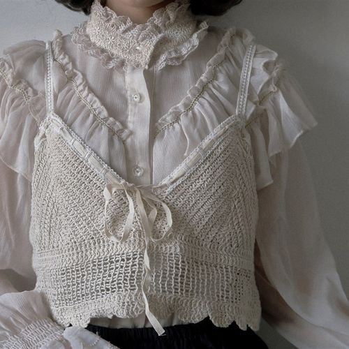 天鹅湖之梦丨 轻薄法式重工花瓣袖口百搭长袖衬衫 奇诺可物语