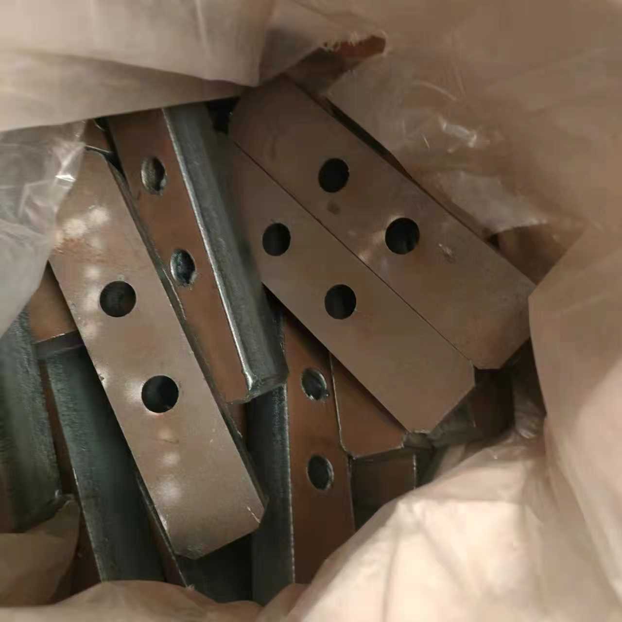 NM400高强度nm500耐磨板65锰钢中厚mn13弹簧钢板激光切割异形加工