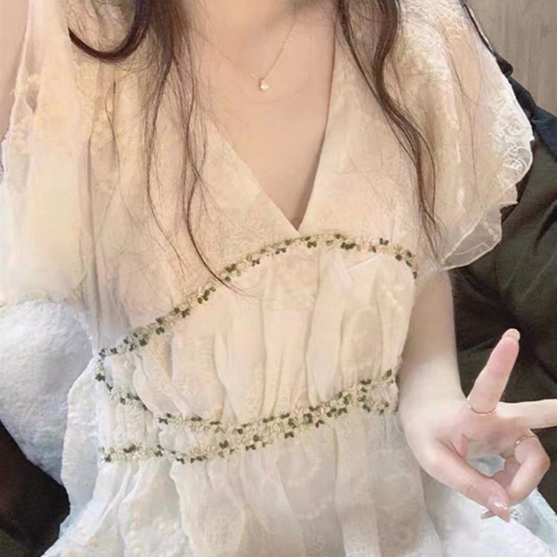 欧洲站2024新款法式初恋甜美仙女长裙高级感V领白色蕾丝连衣裙夏