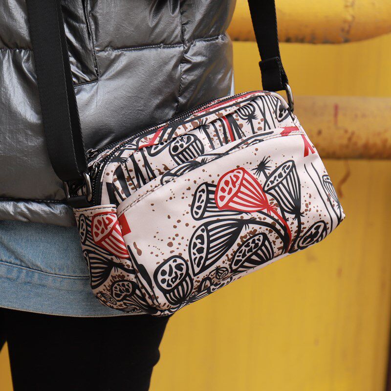 多层牛津布大容量简约斜挎包休闲印花方包宽肩带轻便单肩女通勤包