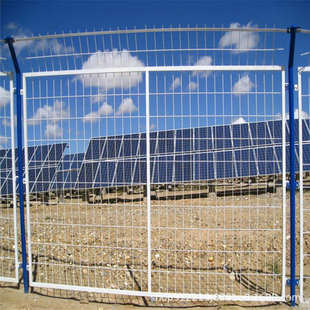 高速公路护栏网室外围墙钢丝栅栏果园养殖防护栏杆圈地双边铁围栏