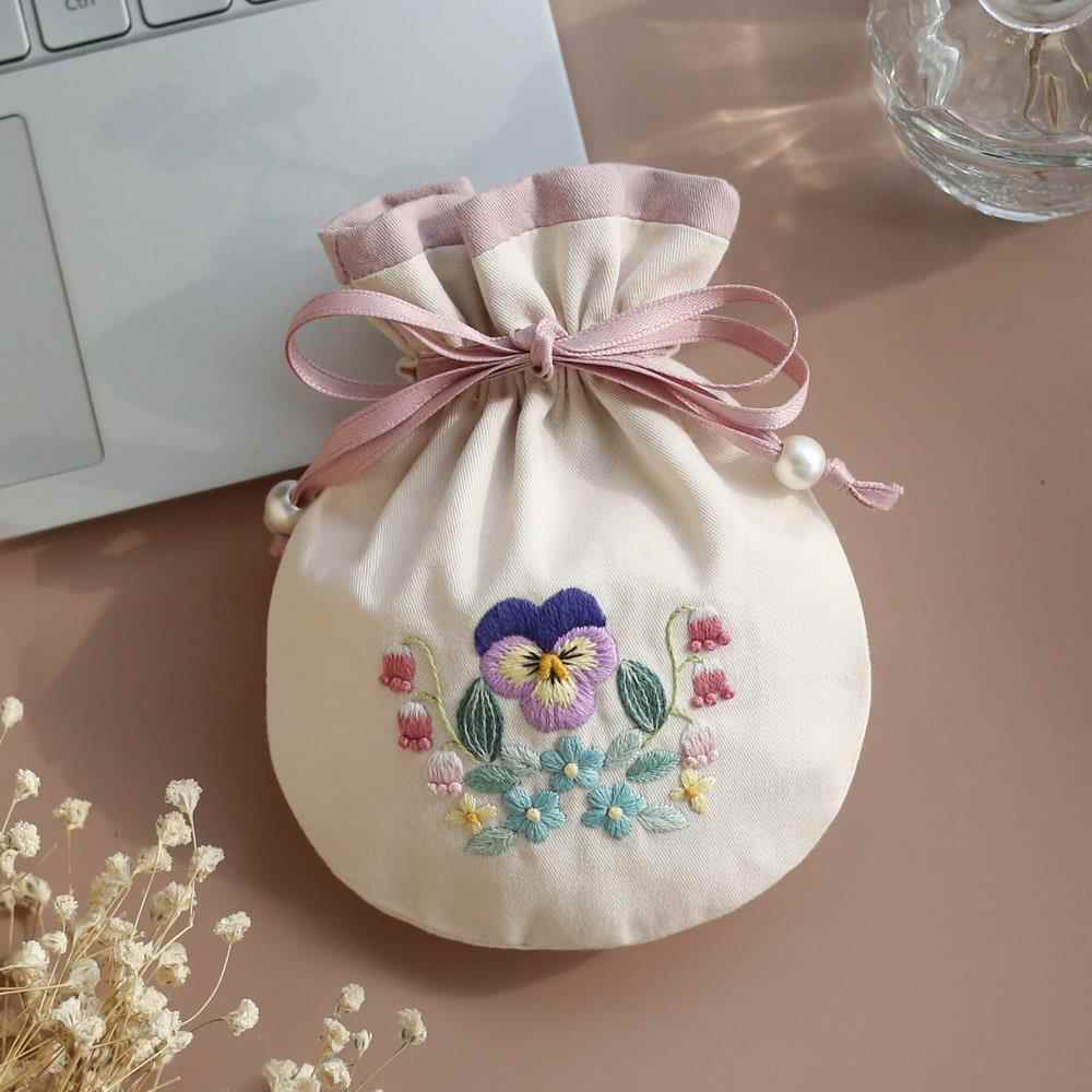 花寄手工diy刺绣材料包三色堇香包收纳袋自制布艺送妈妈闺蜜礼物