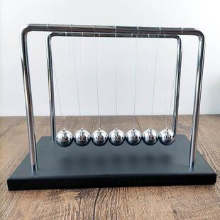 饰 7颗球木头平衡球撞球碰碰球办公桌装 牛顿摆物理定律展示摇摆球