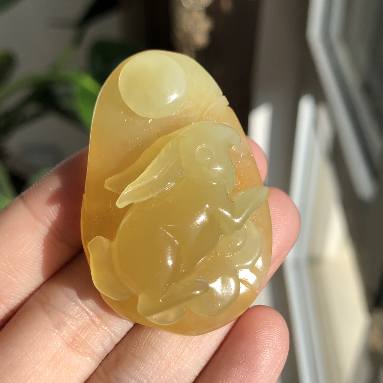 天然岫玉花玉黄色生肖兔吊坠挂件毛衣链手工雕刻保真包邮