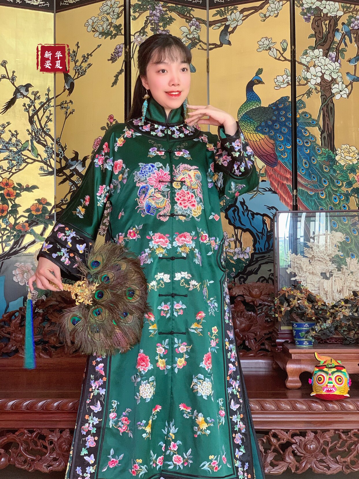 中国风故宫清代宫廷墨绿色真丝纯手工苏绣京绣刺绣旗袍氅衣外套女