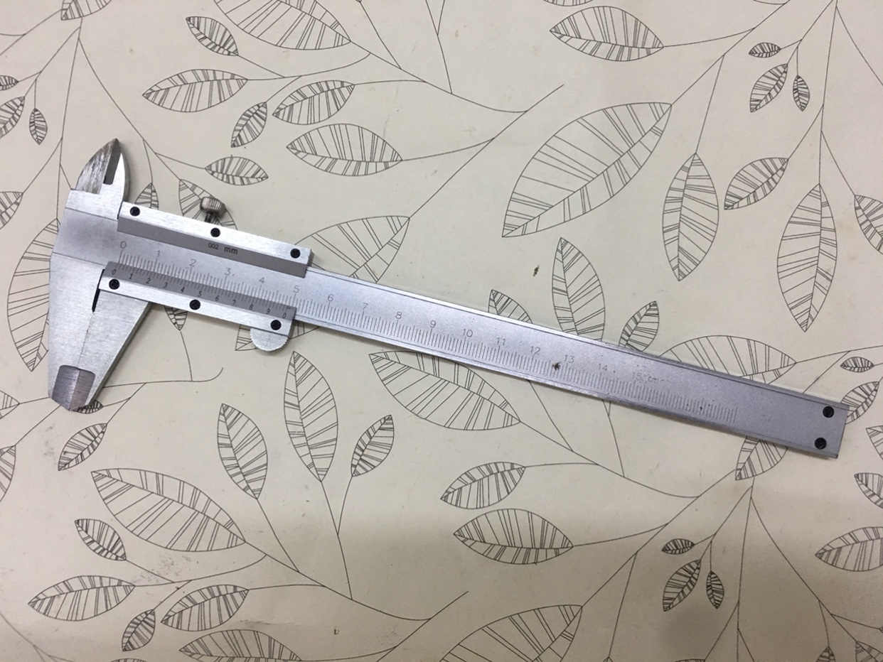 特价游标卡尺150mm测量工具 家用小型文玩碳钢游标卡尺0.02mm精准
