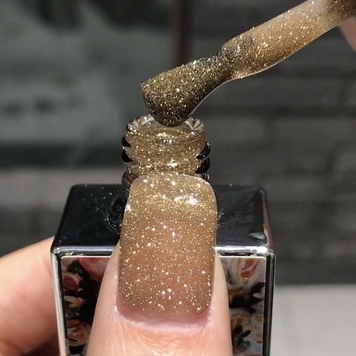 花芽美甲2025新品碎钻爆闪蹦迪胶光疗指甲油胶浅黄香槟色细闪显白,彩妆/香水/美妆工具,甲油胶,淘宝优惠券,粉丝福利购,淘宝优惠卷