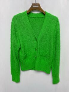 卡家荧光绿毛绒针织开衫 短款V领单排扣软糯毛衣外套