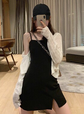 性感开叉吊带连衣裙女短款春秋冬夏新款显瘦气质小黑裙内搭打底裙