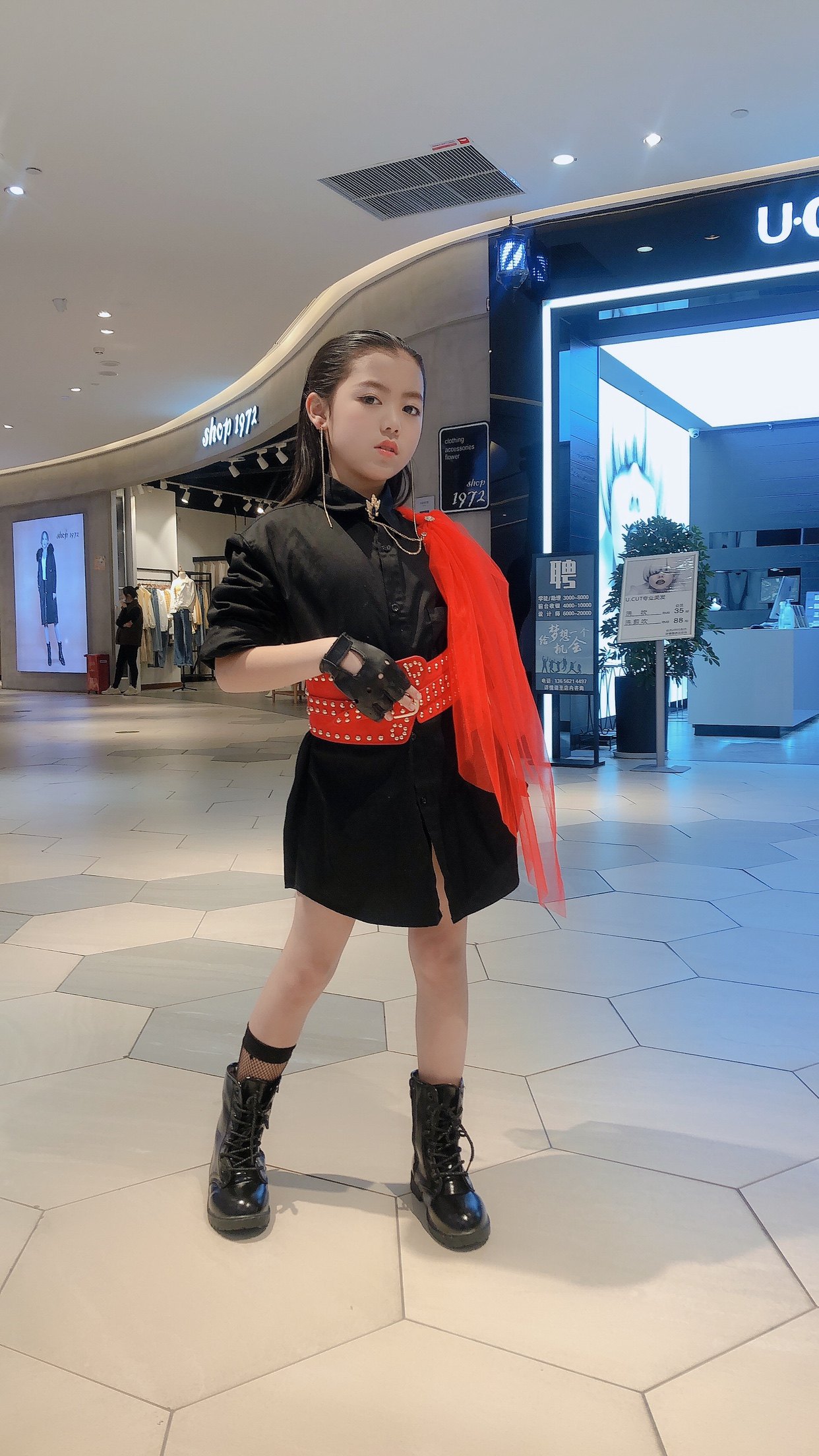 女童创意黑红潮服儿童t台服装秀少儿模特走秀服女童车模比赛潮服