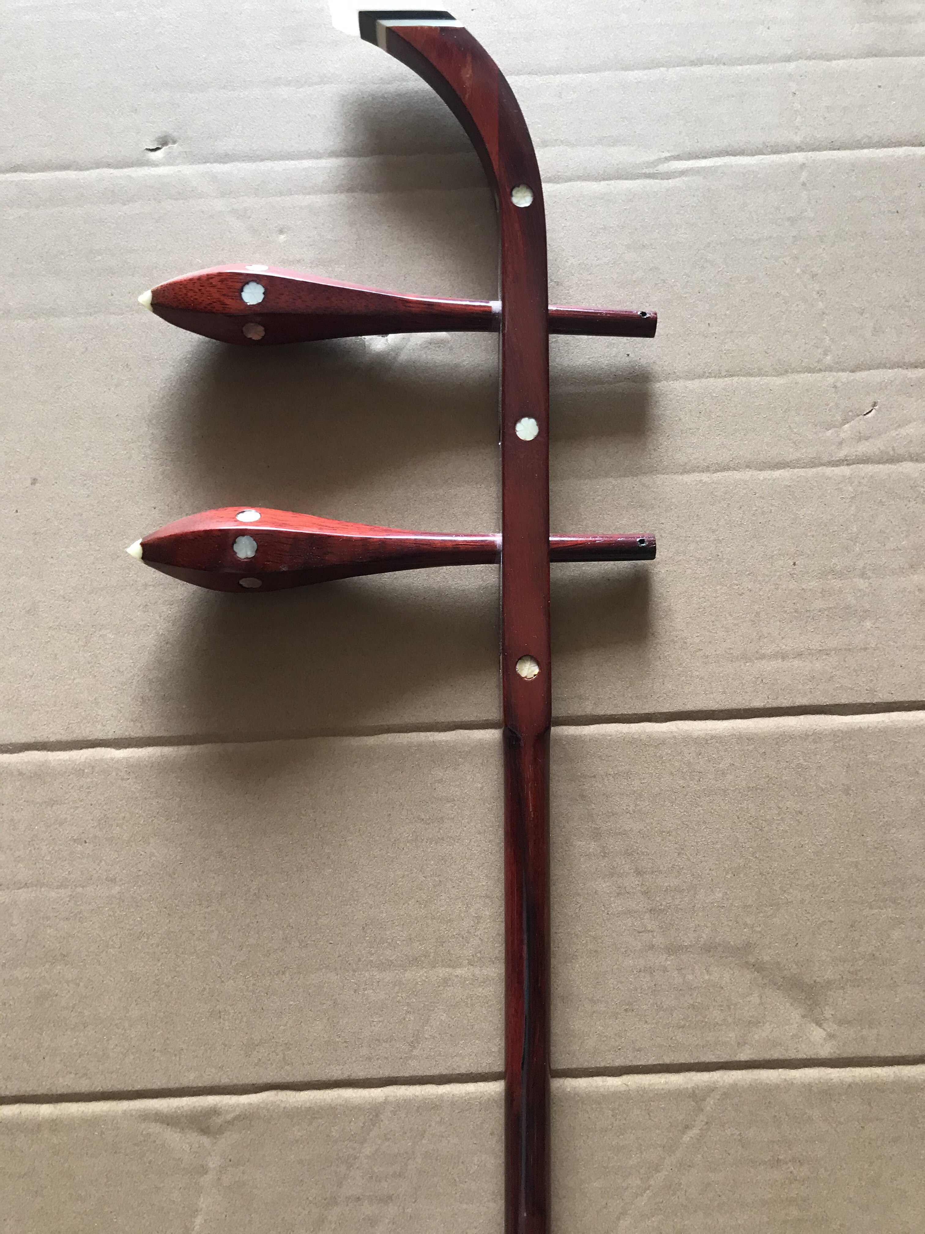 潮州乐器，进口花梨木椰胡杆，轸二胡