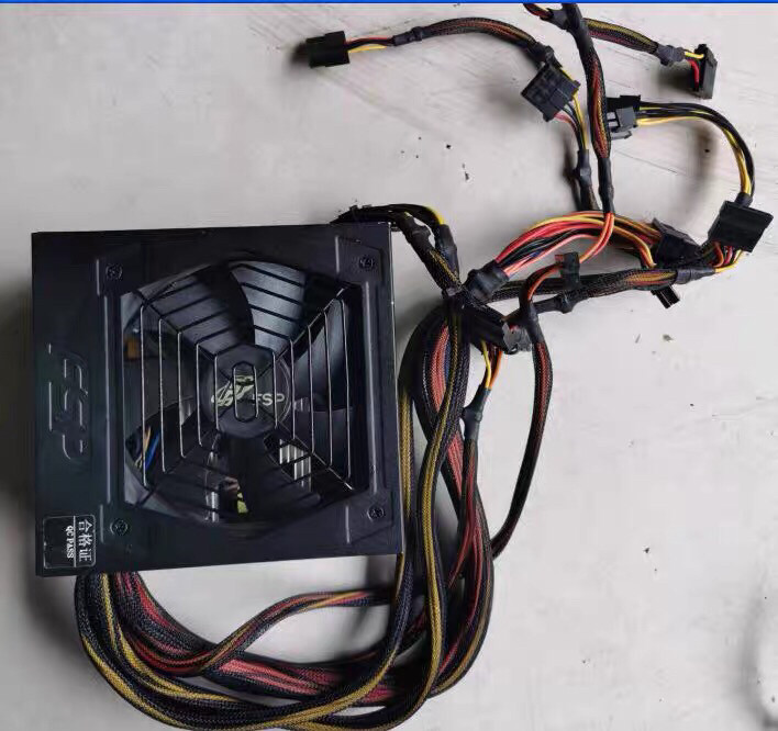 全汉蓝暴经典 550w 静音 电源 SP550-50YLN