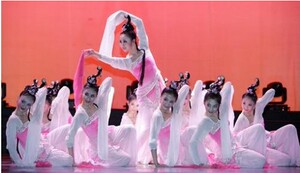 新品桃夭演出服桃李杯表演服舞台民族舞群舞蹈儿童桃夭古典舞蹈服