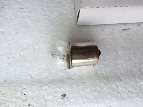 24V汽车灯泡超亮2405灯泡平脚汽车货车灯泡超亮替换灯泡T16