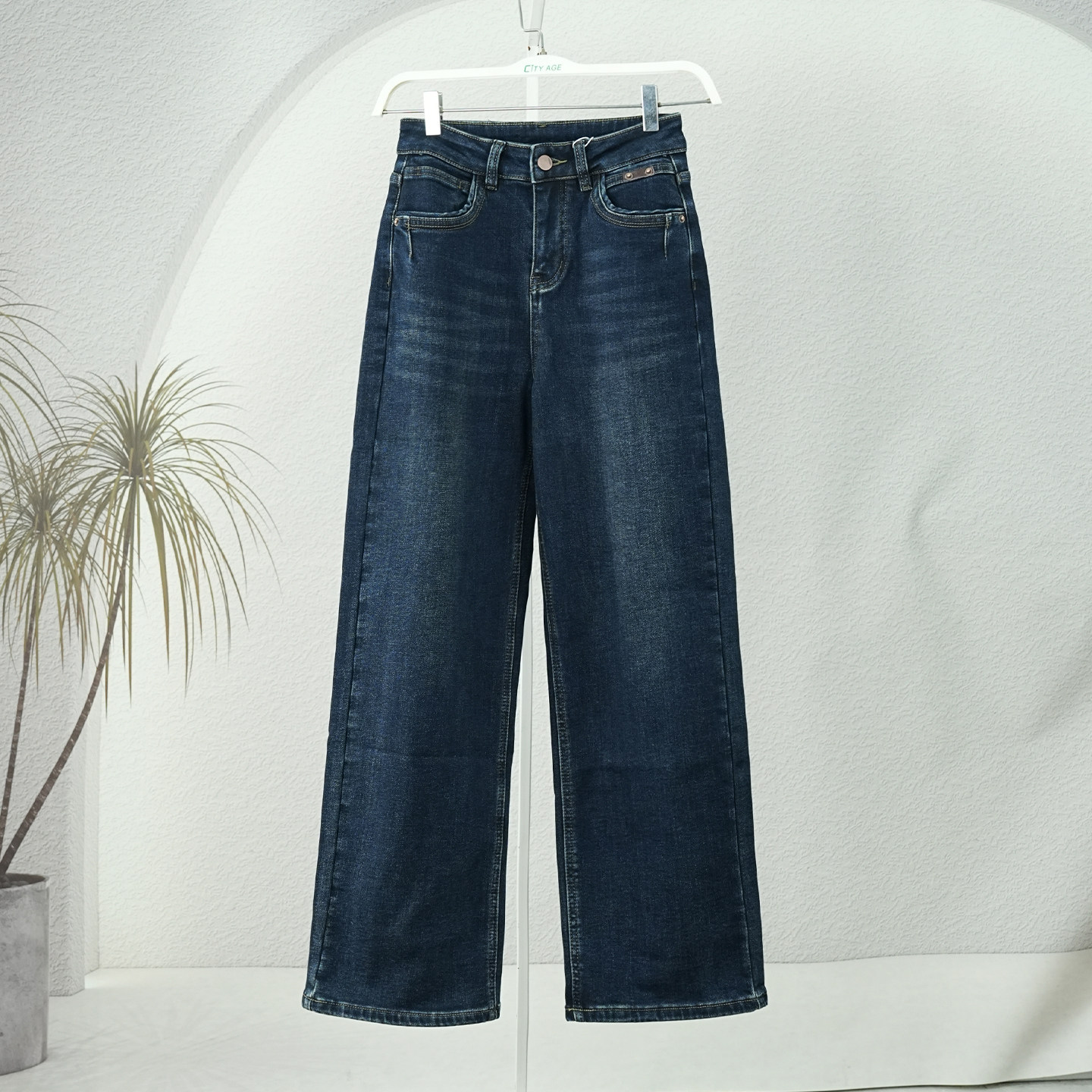 直筒抓绒牛仔裤女韩版显瘦百搭时尚阔腿裤2025冬季新款休闲长裤子,女装/女士精品,牛仔裤,淘宝优惠券,粉丝福利购,淘宝优惠卷