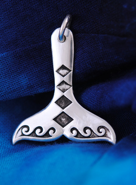 鲸鱼尾巴足银文艺风送女友吊坠