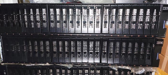 全新库存未启用机器 IBM V7000 G2  2076-24 2076-12 各种配件