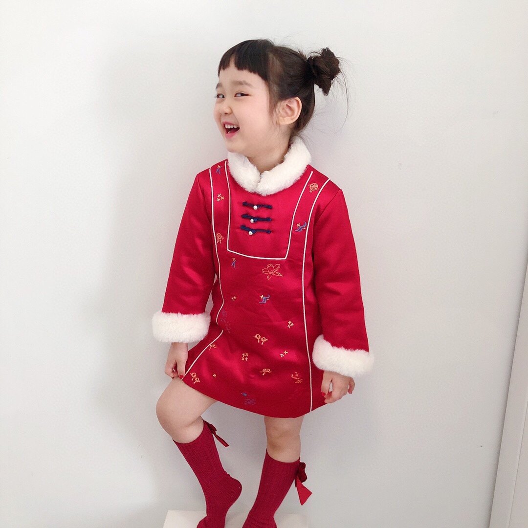 红色儿童旗袍汉服刺绣过年唐装