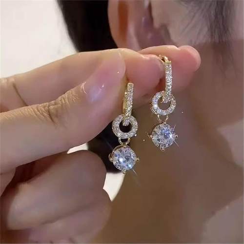 银耳环9999纯银2026新款爆款小巧精致锆石耳扣女洋气耳环小众设计