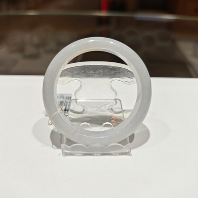 七彩云南翡翠手镯糯冰阳绿玉镯