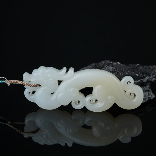 孤品苏作玉雕大师和田白玉龙佩