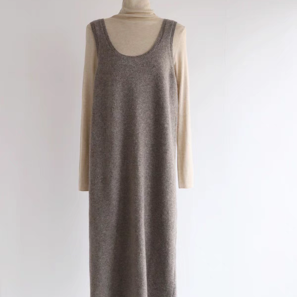 加厚叠穿马甲背心裙女秋冬无袖宽松中长款针织吊带连衣裙