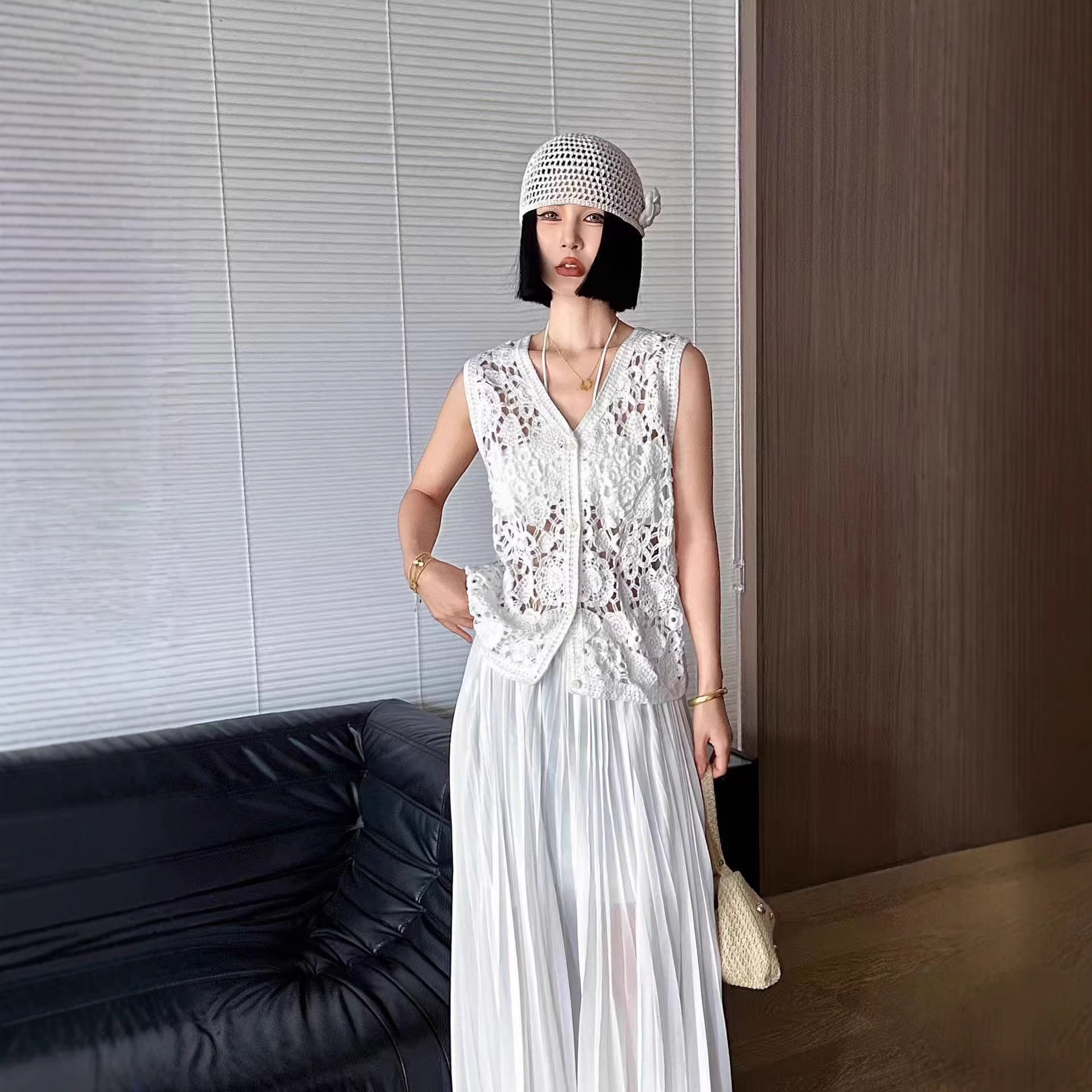 甜美森系纯色花朵钩花镂空针织马甲背心穿搭薄款短款叠穿开衫