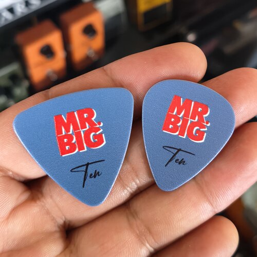 绝版 mr.big 乐队 限量吉他拨片一对儿 全新现货