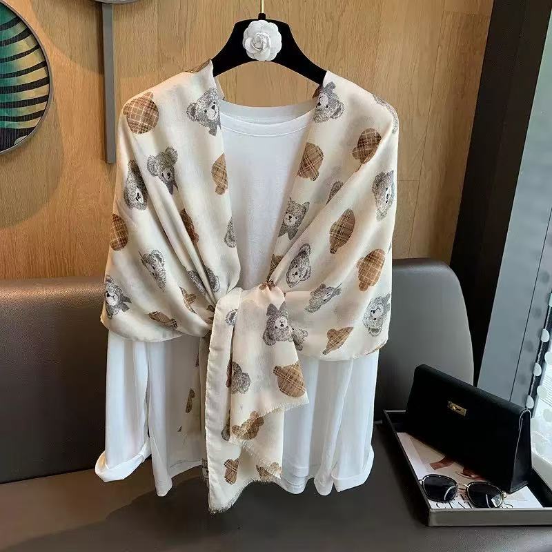 卡通可爱小熊印花围巾女秋冬季韩版百搭围脖披肩两用2025新款保暖