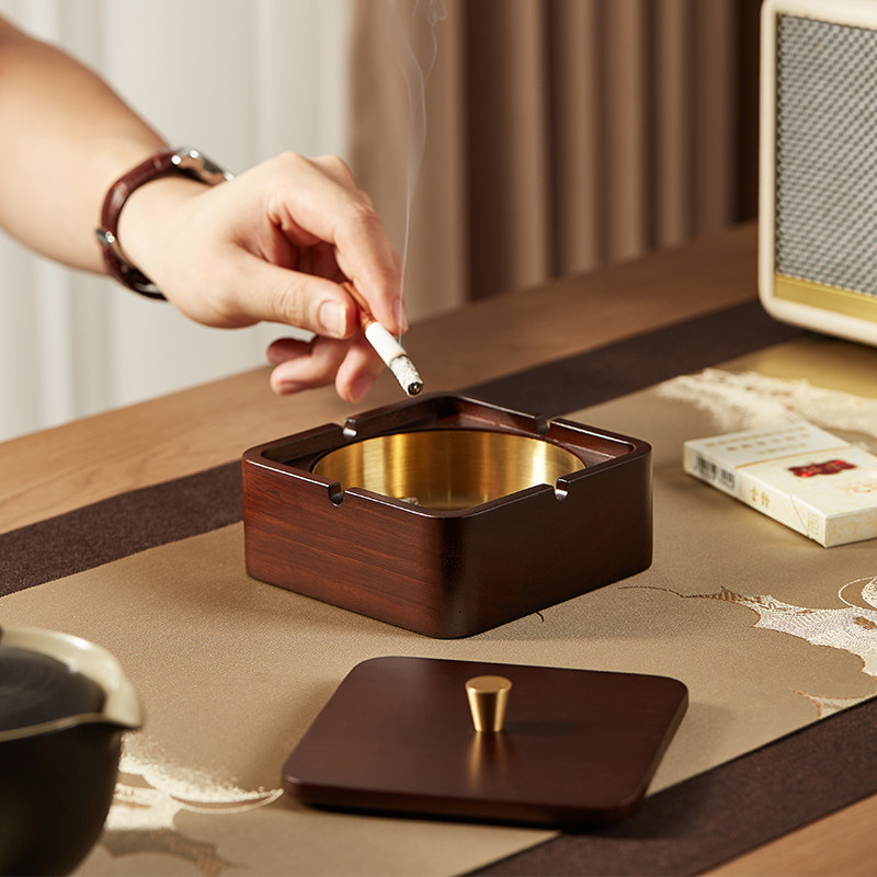 全实木无贴皮，带盖，内胆可分离，易清洗